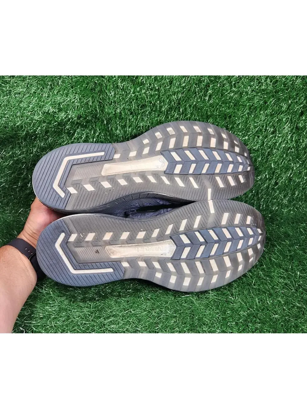 Saucony Hurricane ISO 5 Running Shoes Size 15 Mens Sneakers Training Gym Shoes
